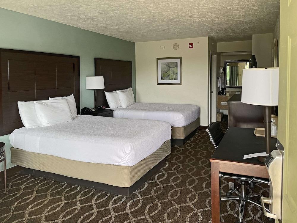 Quality Inn Clinton North photo 8