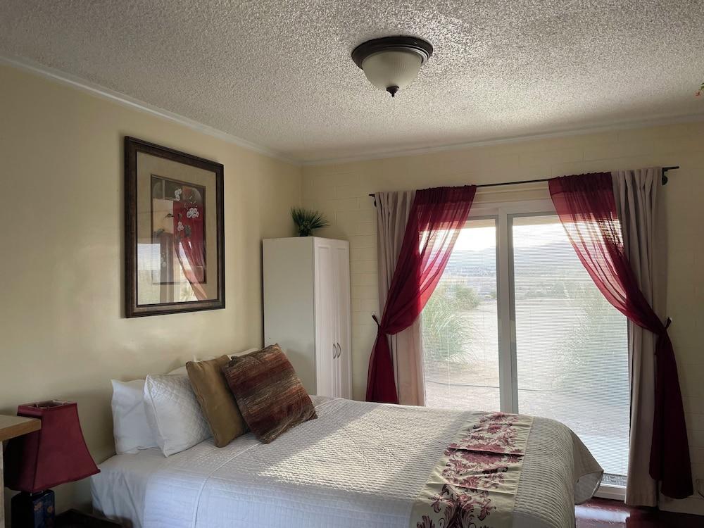 Hilltop Tavern and Inn photo 10