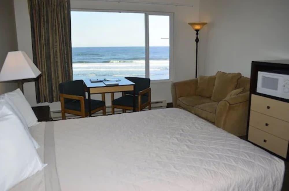 Sailor Jack's Oceanfront Inn photo 3