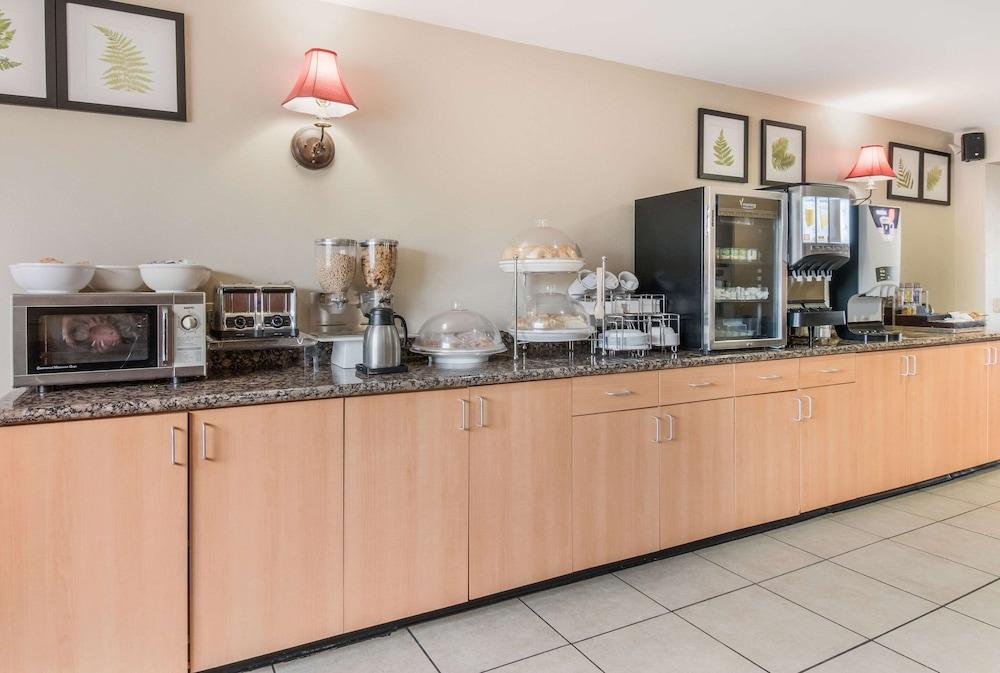 Sleep Inn & Suites Ronks - Lancaster Area photo 53