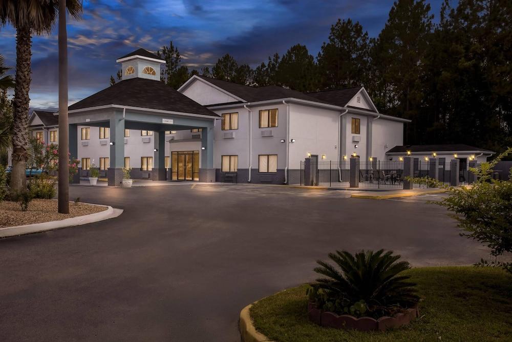 Econo Lodge Jesup photo 16
