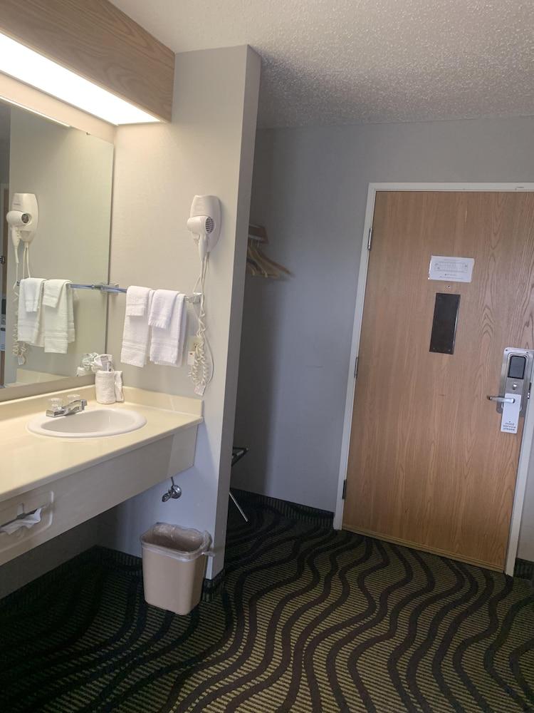Mammoth Spring Lodge Motel photo 9