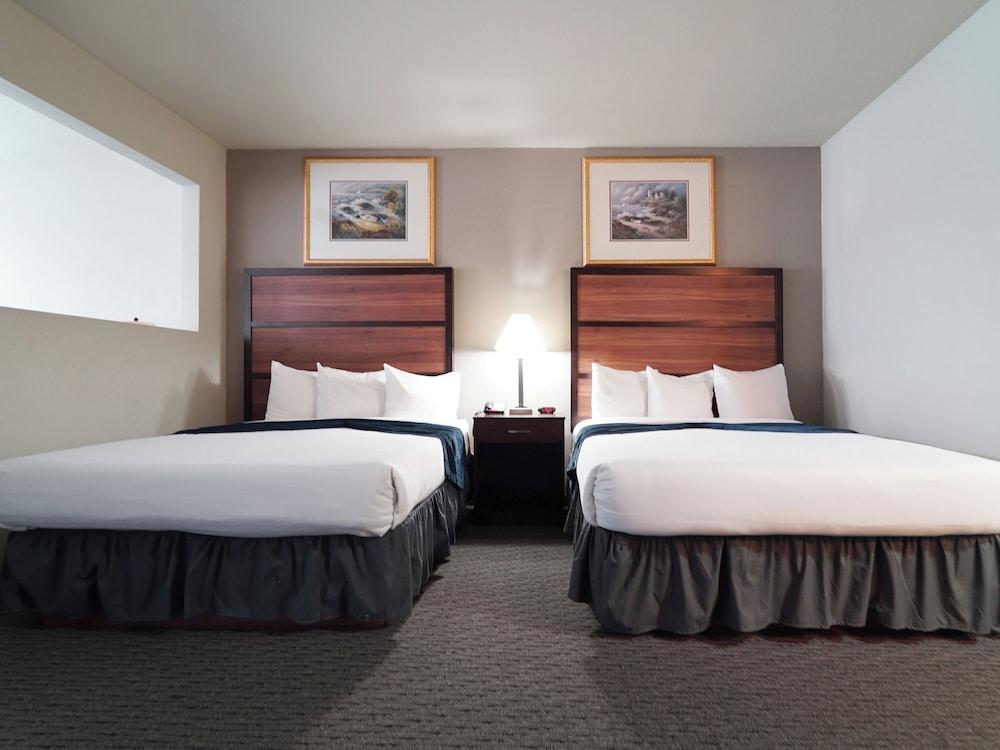 BayVue Hotel, Resort and Suites photo 35