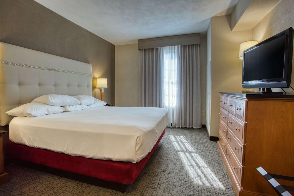 Drury Inn & Suites Near La Cantera Parkway photo 21