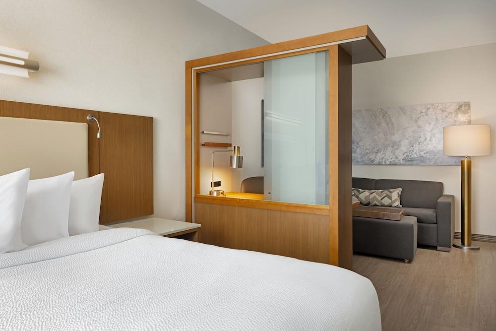 SpringHill Suites by Marriott Orange Beach photo 9