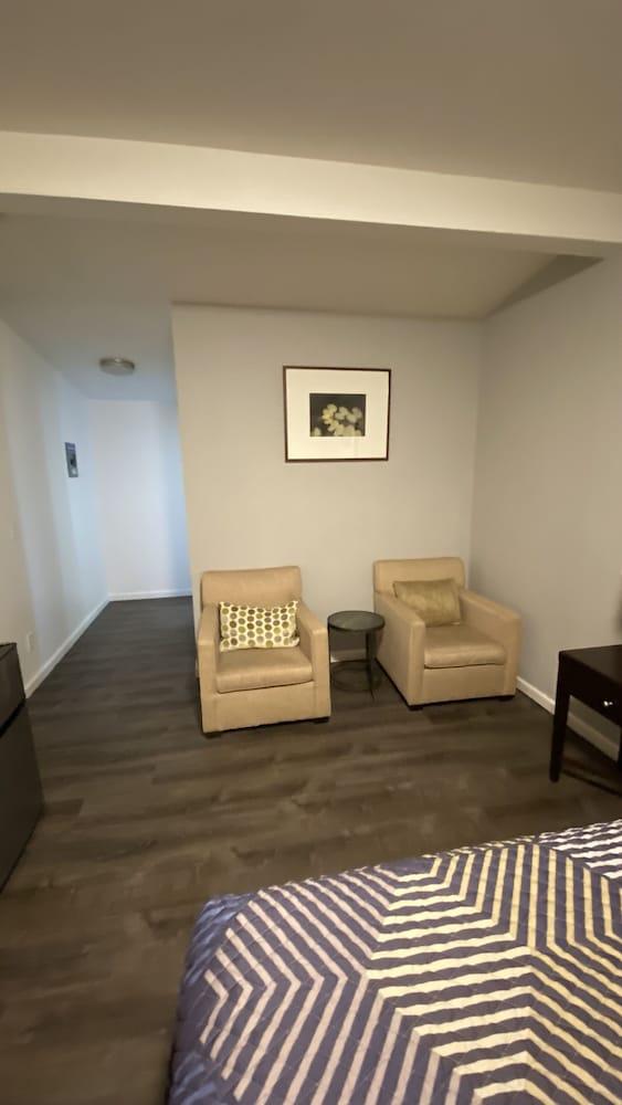Golden Kent Motel photo 9