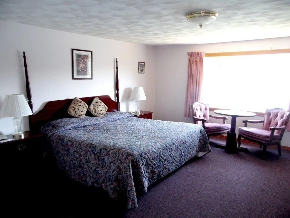 Redclyffe Shore Motor Inn photo 36