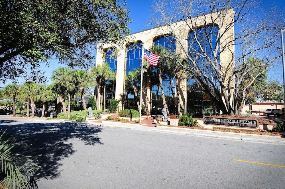 Capital O Sunset Waves Hotel Myrtle Beach Oceanfront photo 18