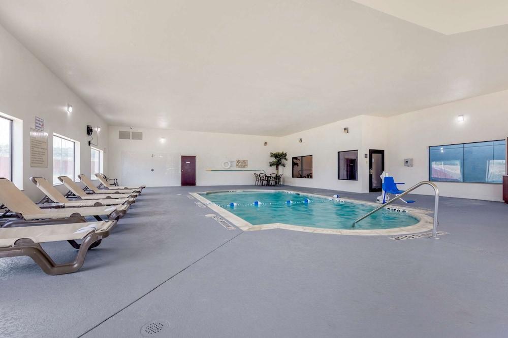 Comfort Suites Copperas Cove photo 45