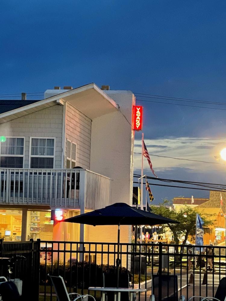 Atlantic Coast Inn photo 11