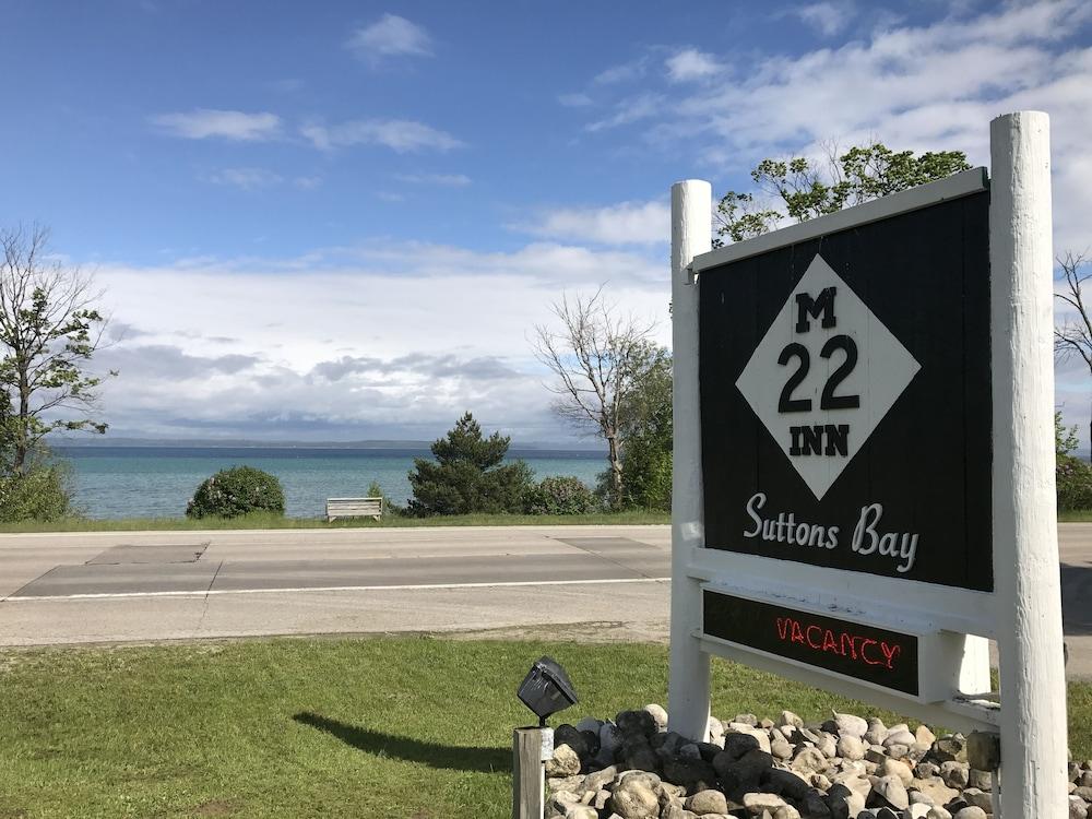 M-22 Inn Suttons Bay photo 27