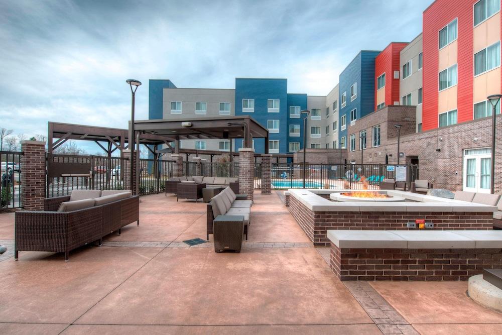 Fairfield Inn and Suites by Marriott Charlotte Airport photo 33