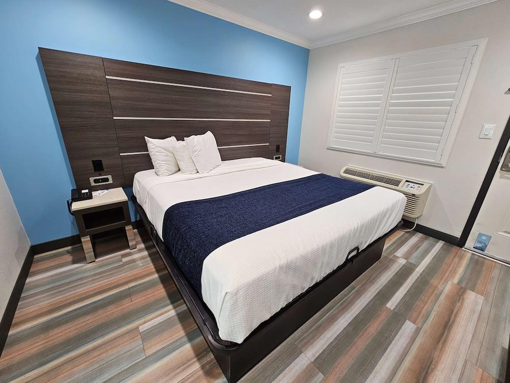 Travelodge by Wyndham Fullerton Near Anaheim photo 16