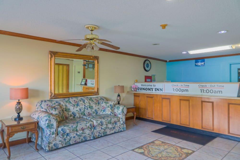 Economy Inn By OYO Ashburn photo 9