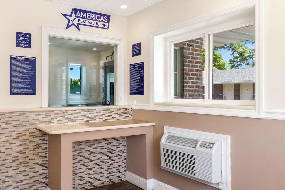 Americas Best Value Inn Avenel Woodbridge photo 2