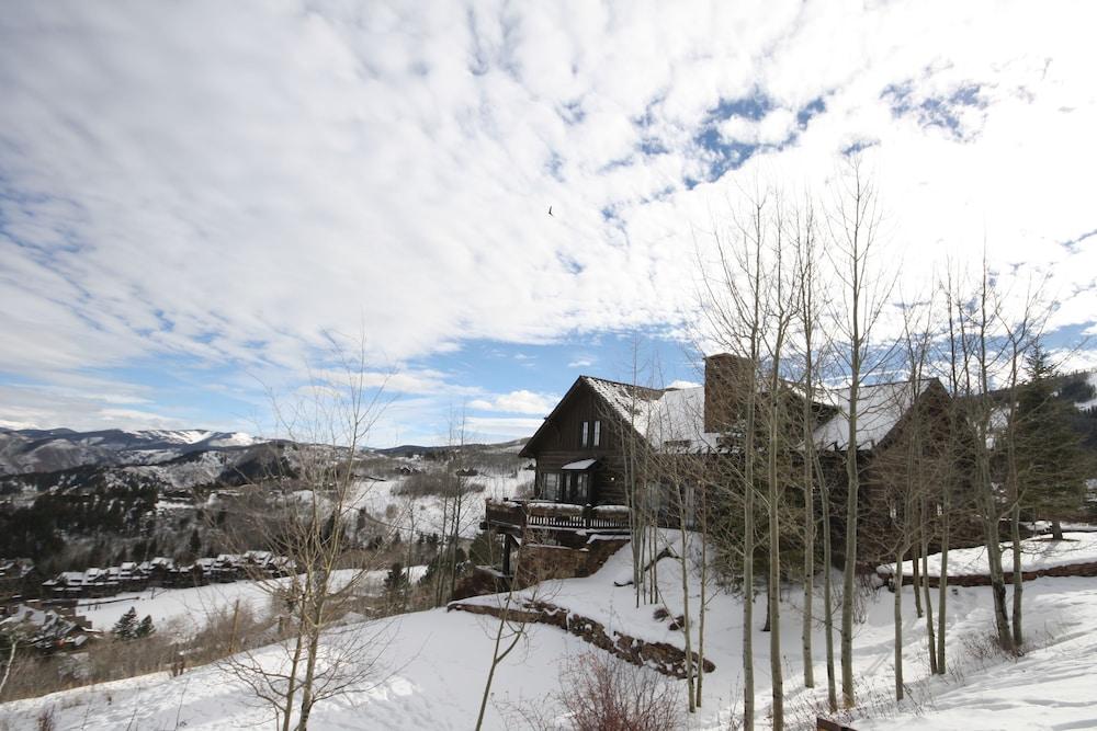 Snowberry by Elevation Accommodations — hotel in Avon