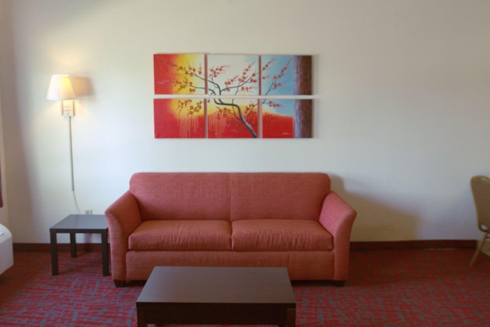 Sandalwood Studios & Suites photo 9