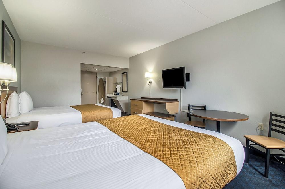 Dunes Waterfront Resort photo 9