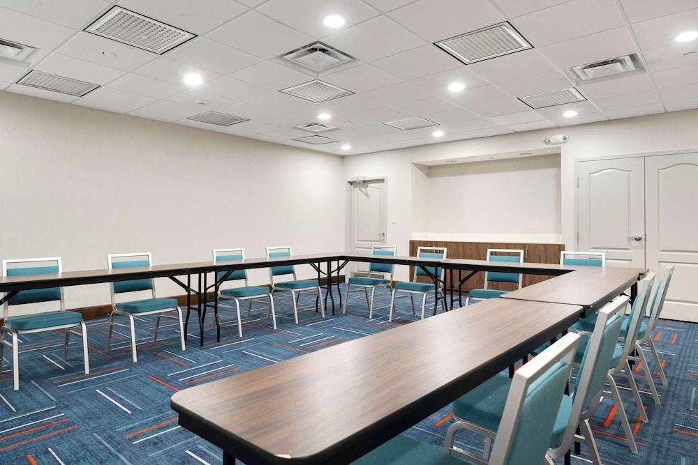 Hampton Inn Milford photo 41