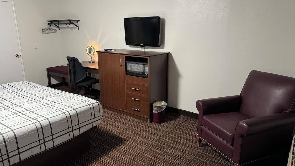 Morgan Inn And Suites photo 52