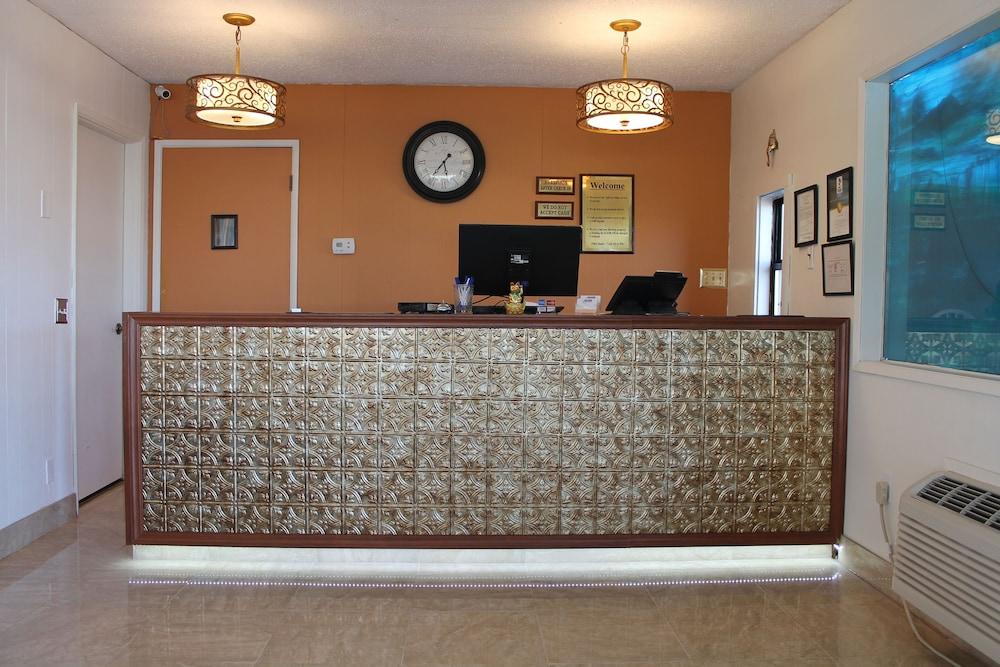 Americas Best Value Inn Boardman photo 2