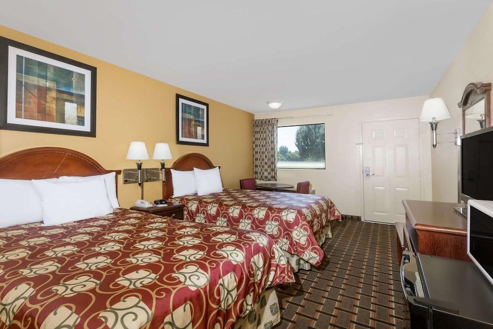 Days Inn by Wyndham Blakely photo 4