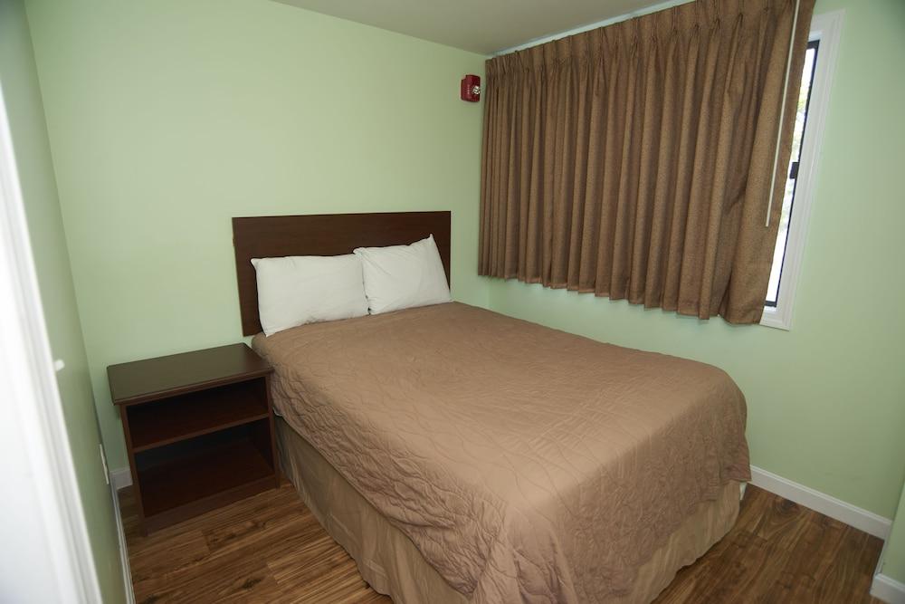 Marguerite Motel photo 19