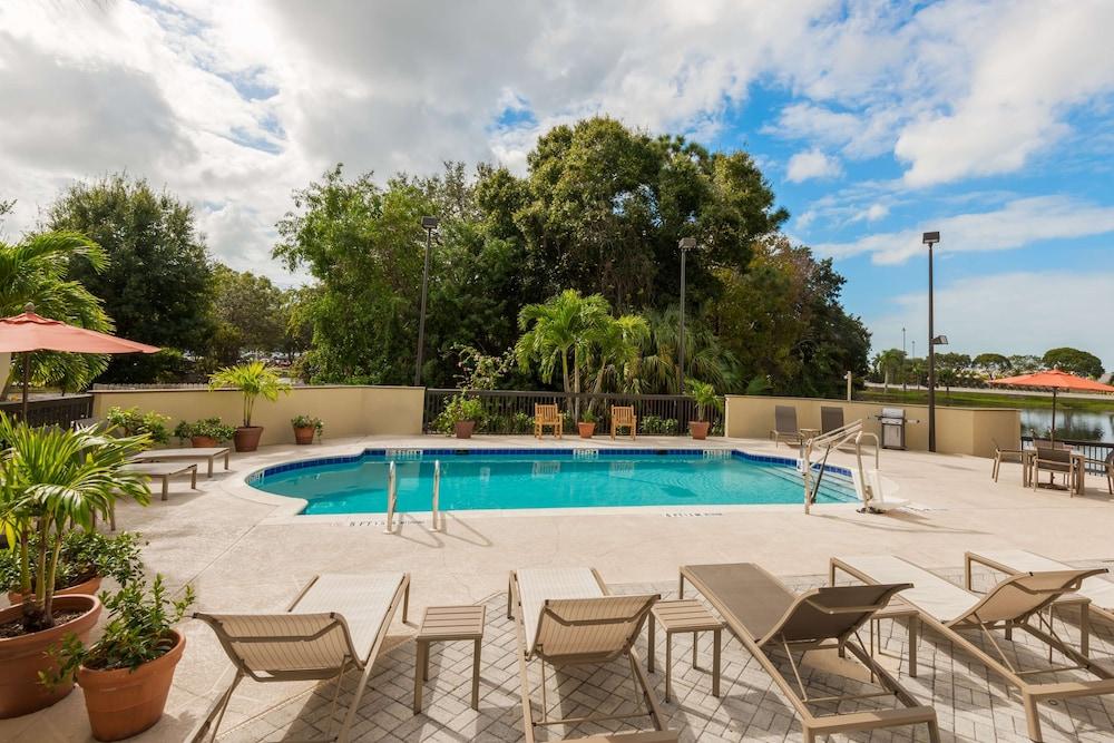 Hampton Inn Bonita Springs/Naples-North photo 27