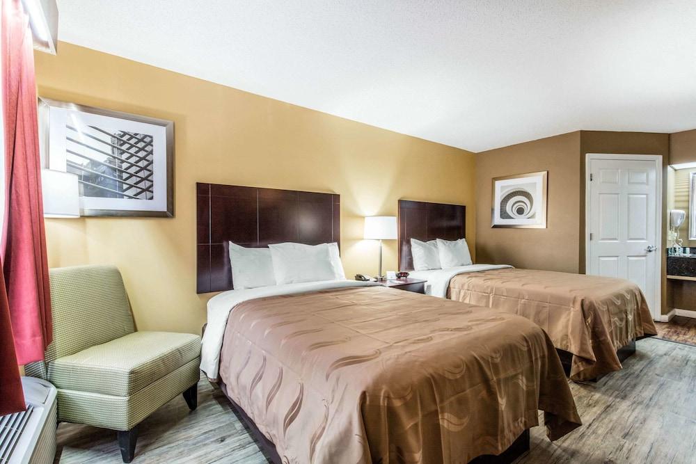 Quality Inn Bessemer I-20 exit 108 photo 13