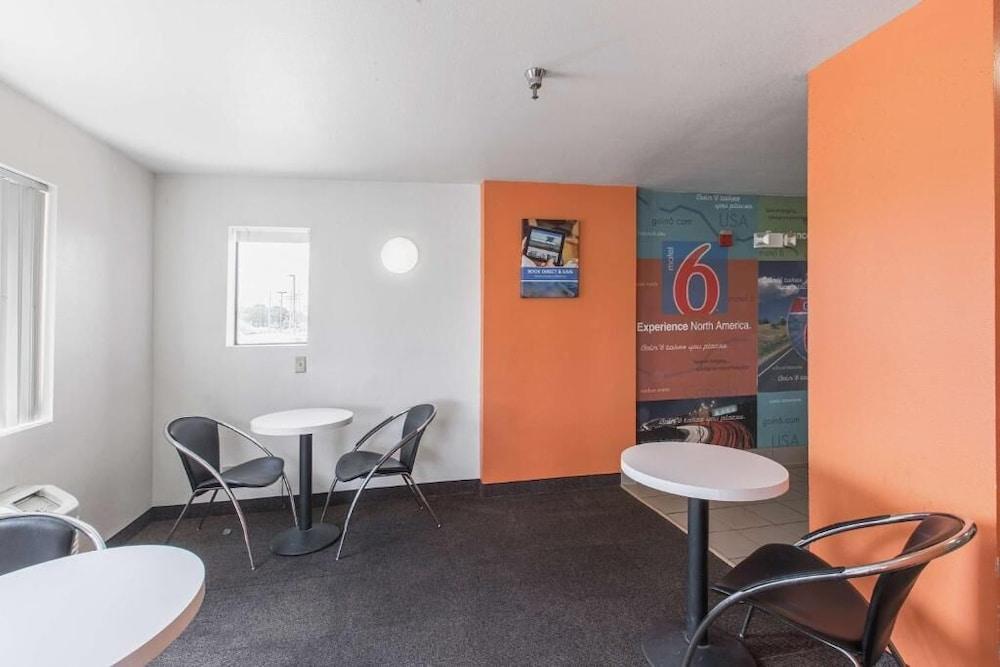 Motel 6 Omaha, NE photo 21