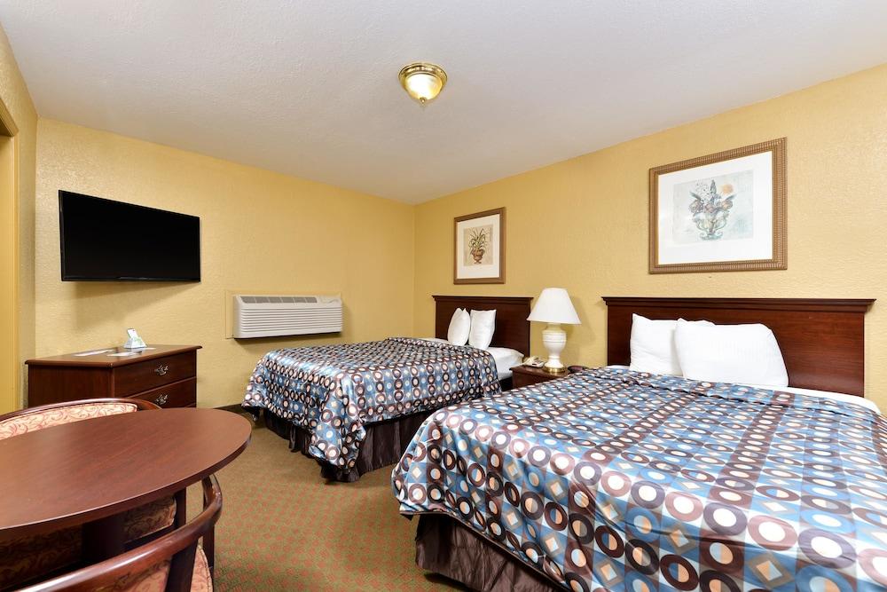 Americas Best Value Inn Starke photo 11
