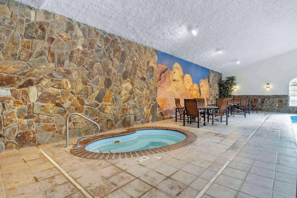 Comfort Inn & Suites Mt. Rushmore photo 41