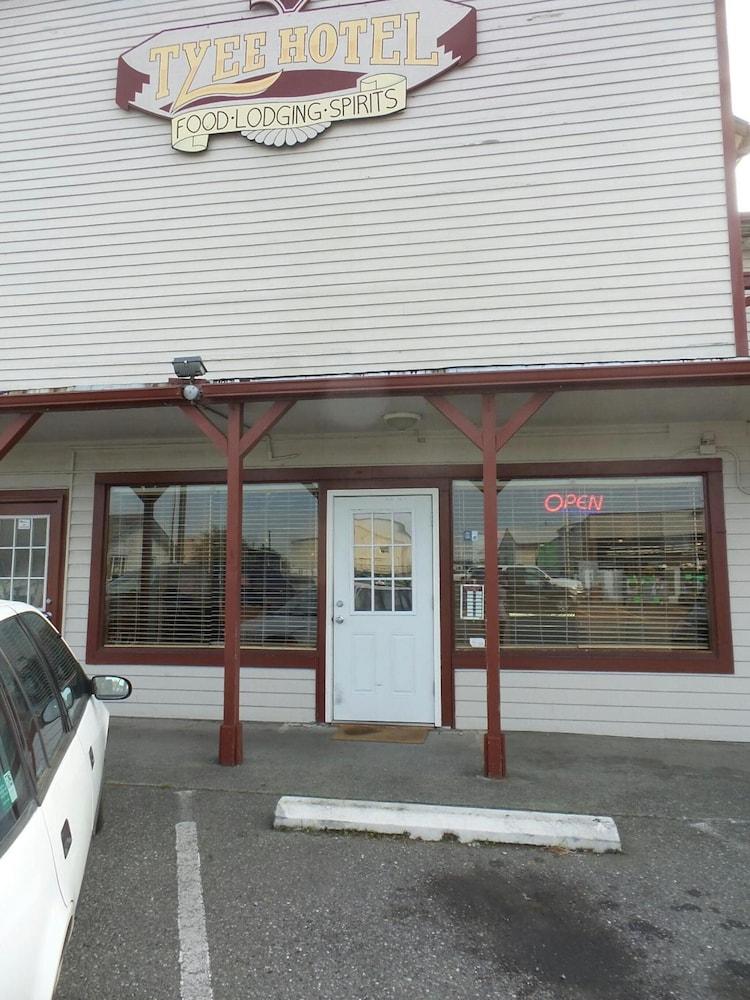 Tyee Restaurant and Hotel photo 11