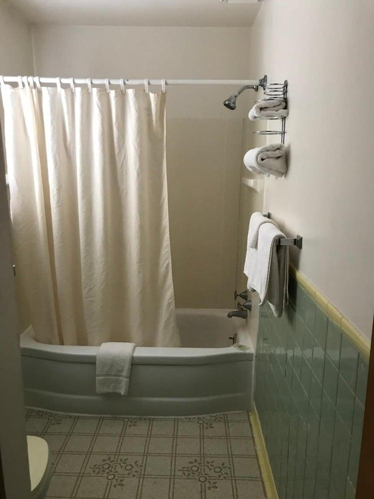 Motel Grand photo 16
