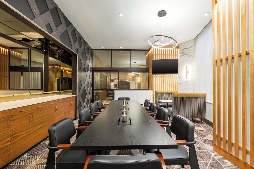 Crowne Plaza Seattle - Downtown by IHG photo 13