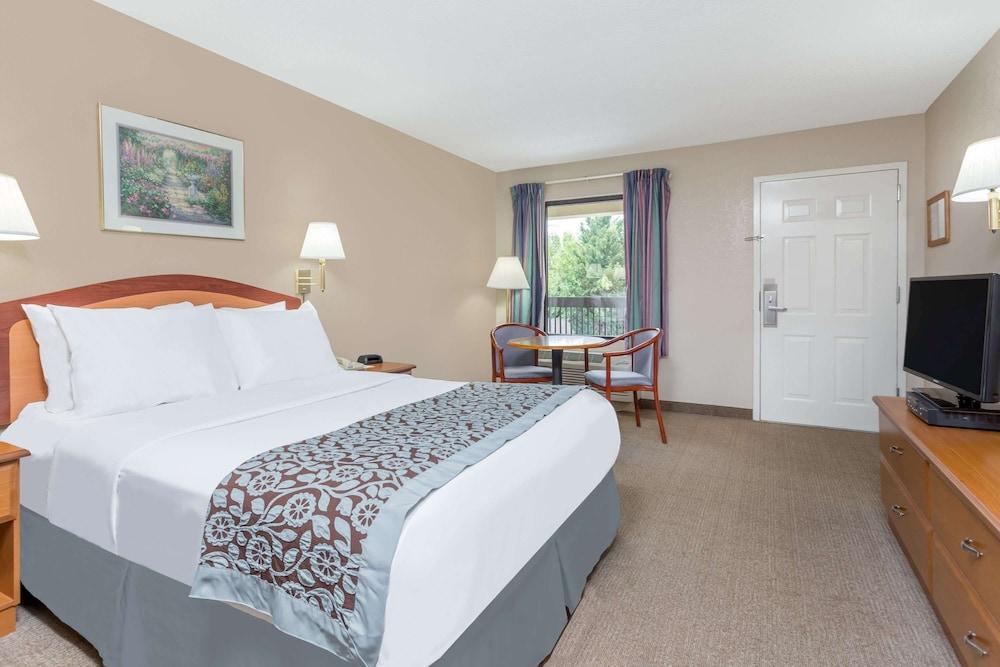 Days Inn by Wyndham Elberton photo 8