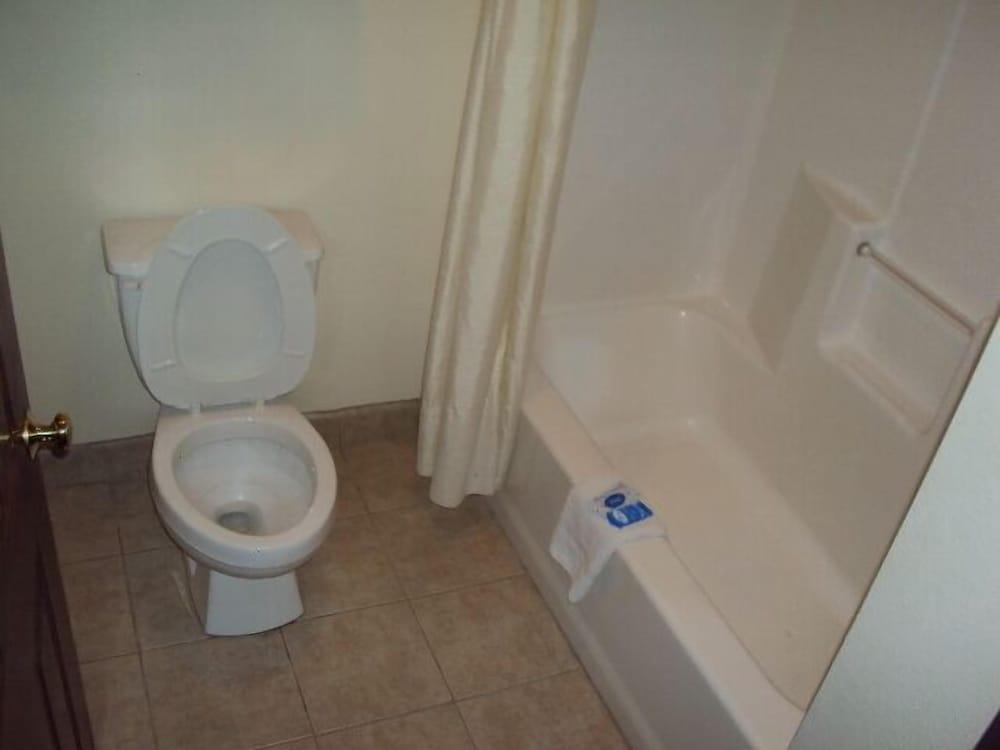 Texas Inn & Suites photo 22