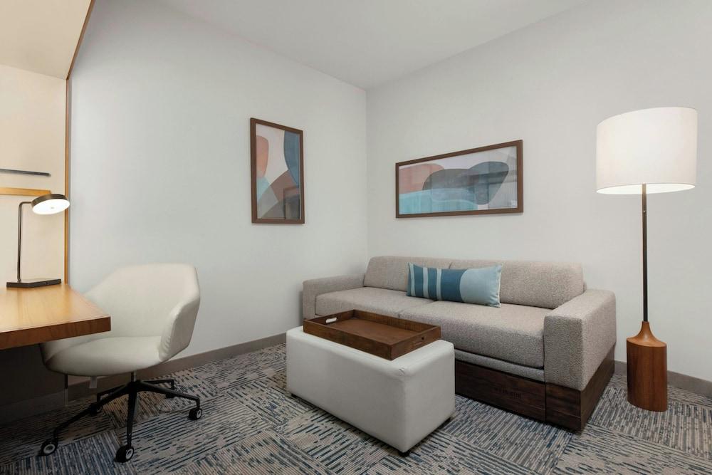 SpringHill Suites Irvine John Wayne Airport/Orange County photo 6