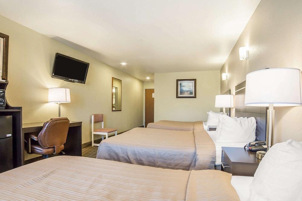 Quality Inn & Suites Elko photo 24