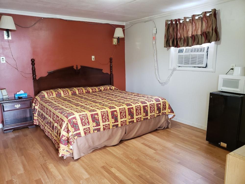 Mustang Motel photo 27
