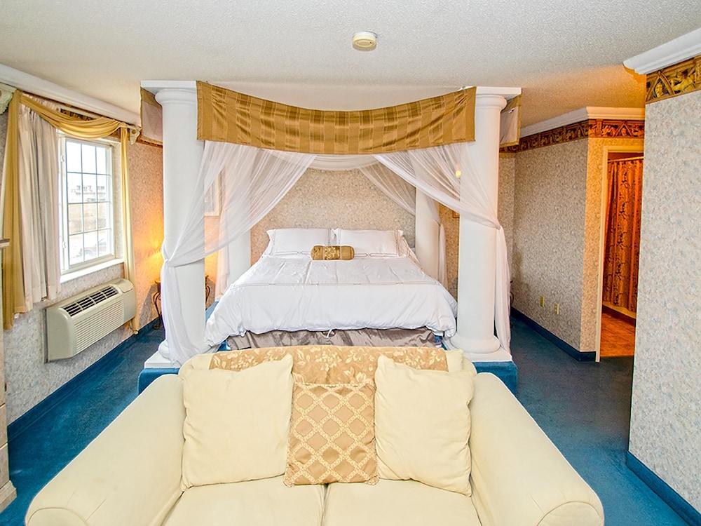Urbana Inn & Suites photo 13