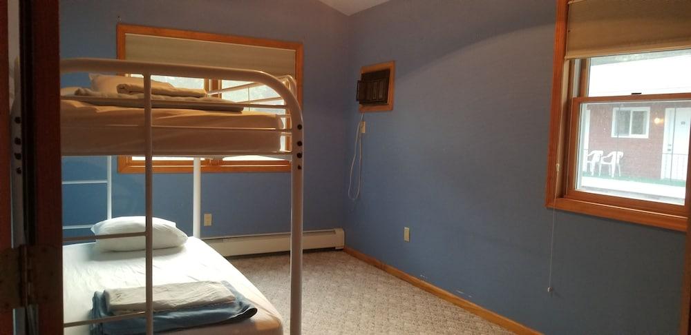 Red Ranch Motel photo 15