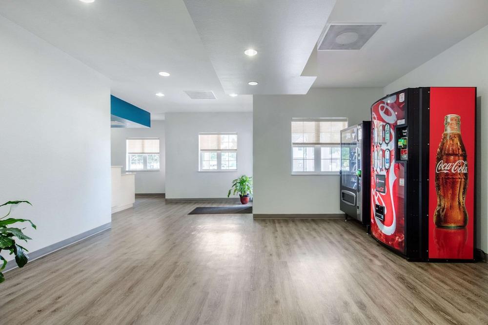 Suburban Studios Birmingham Homewood I-65 photo 3