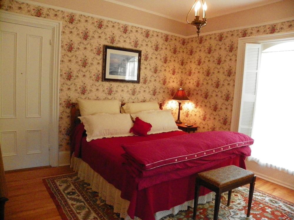 Homeport Inn and Tavern photo 4