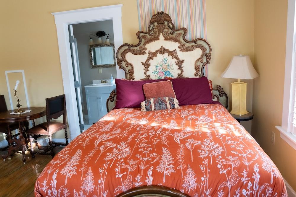 Oak Tree Hotel photo 76