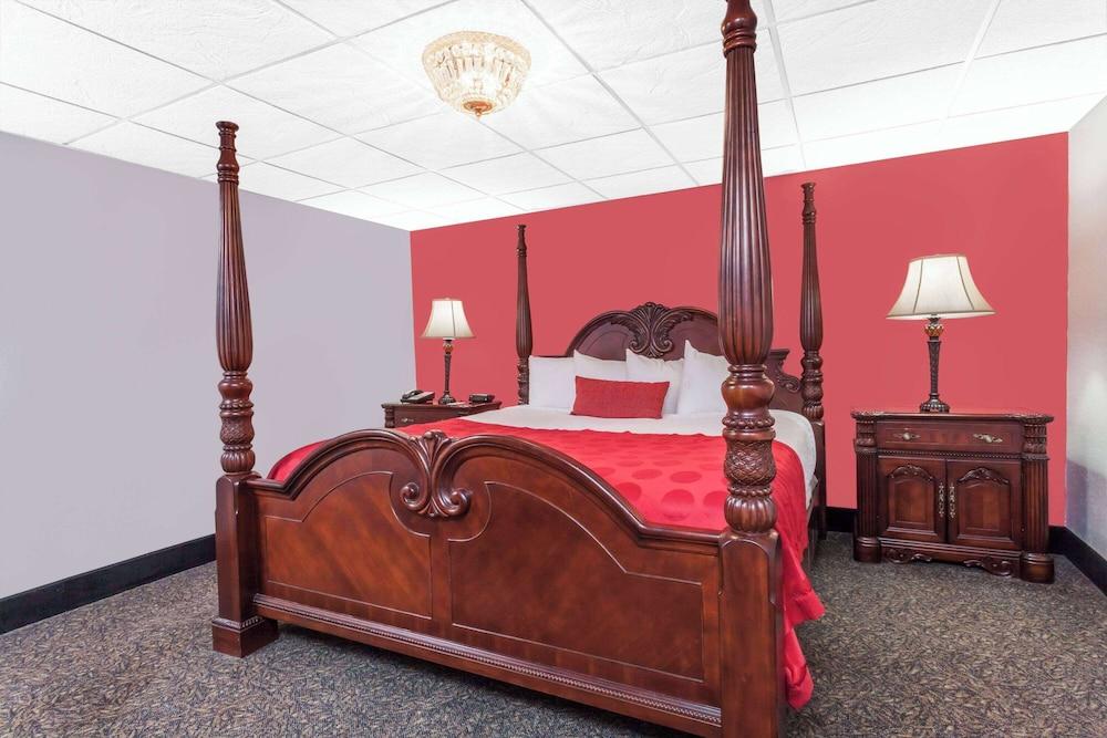 Ramada by Wyndham Henderson/Evansville photo 19