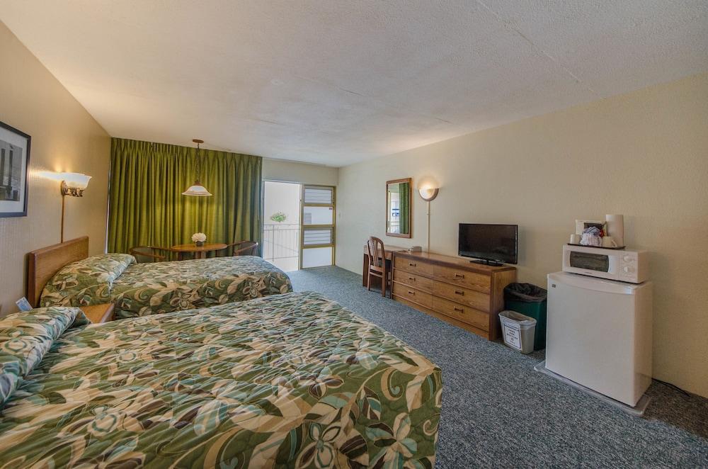 Attache Motel photo 11