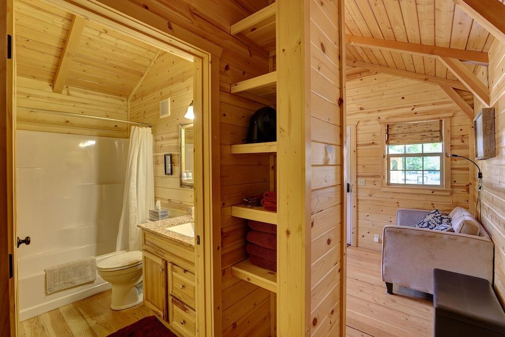 Rustic Ridge Cabins, Charming Retreat (3 Options!) photo 27