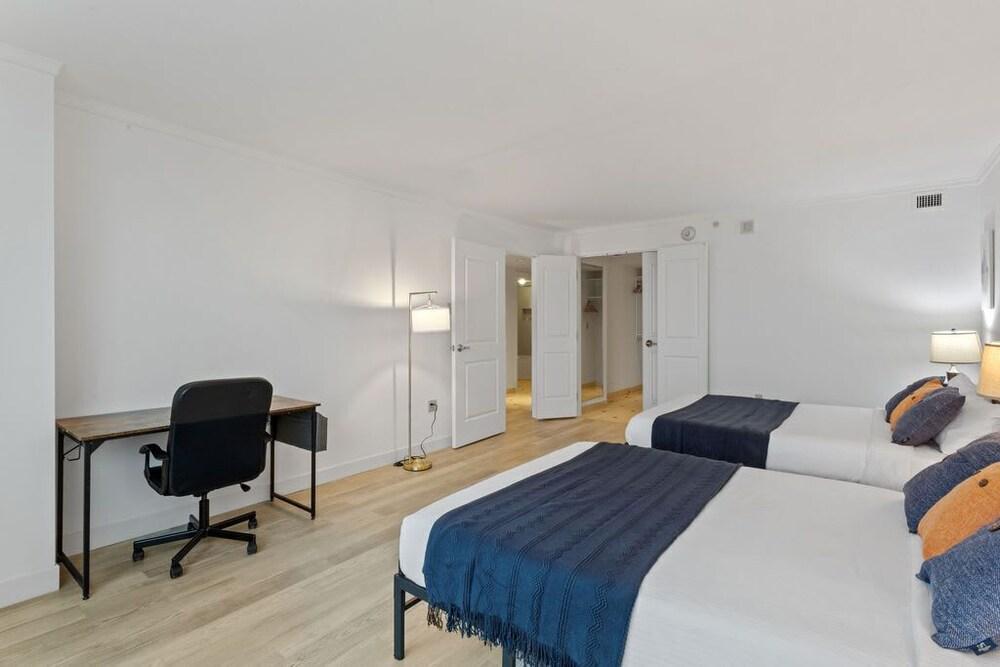 Sleep SIX 1BR2BA Cozysuites on Boardwalk photo 14