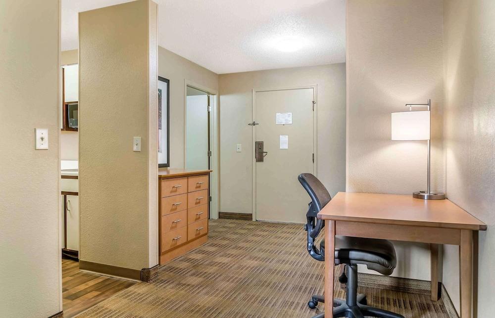 Extended Stay America Select Suites Detroit Ann Arbor Univ S photo 16